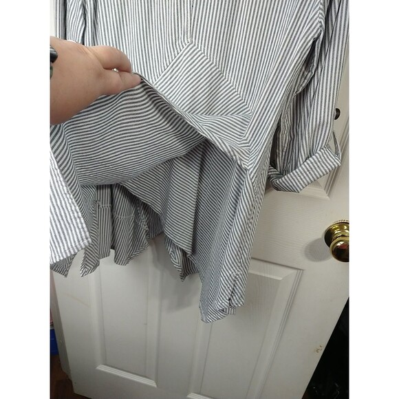 John Mark Woman M Tunic Shirt Grey White Striped Roll Tab LS V Neck Asymmetrical - Picture 10 of 11